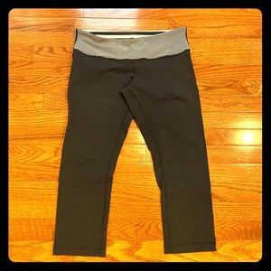 Lululemon Crops- black and white waist